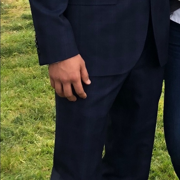 Ted Baker London Jay CT Trim Fit wool suit. Navy Blue. Jacket 38R, pants 31R. - Picture 3 of 6